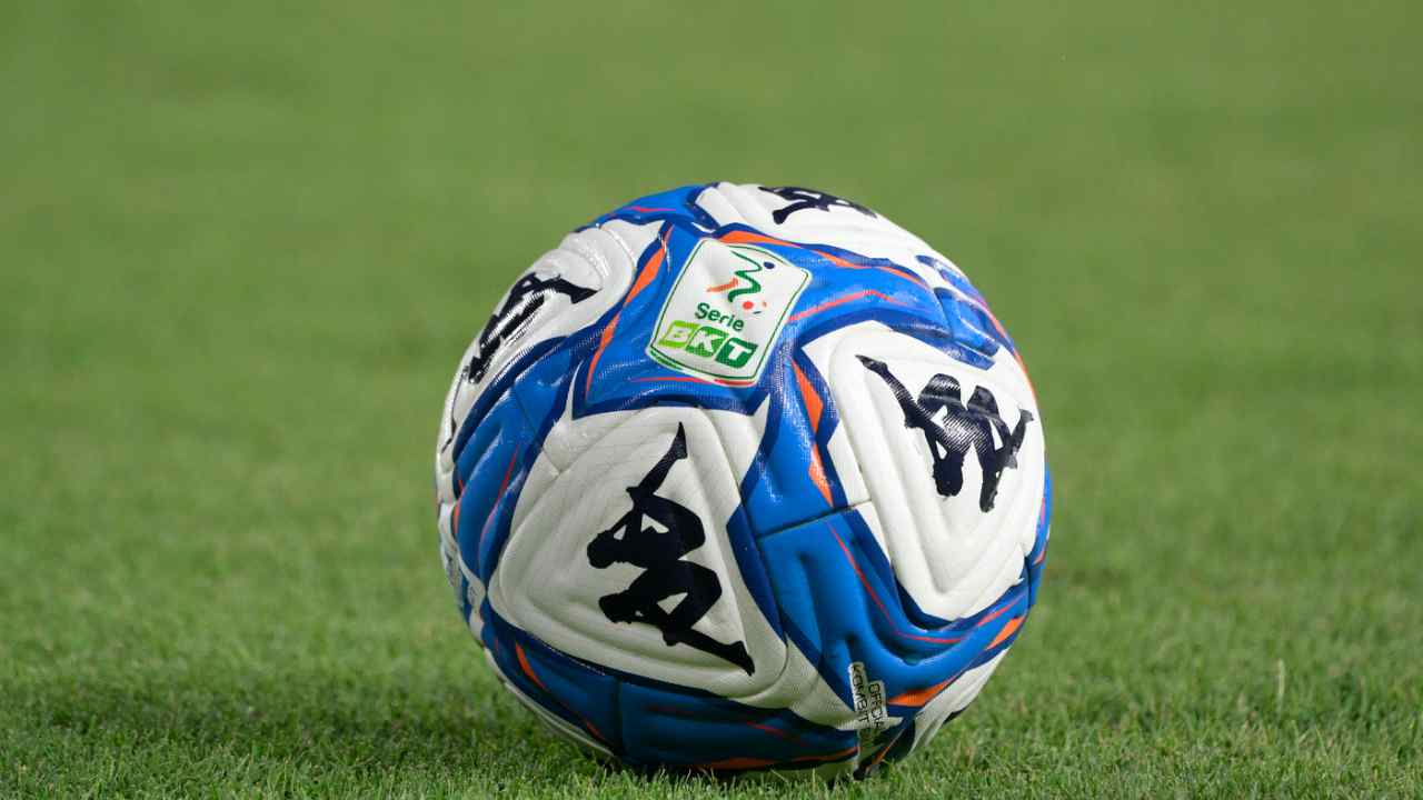 Un pallone da calcio - Lapresse - Faziosi.it