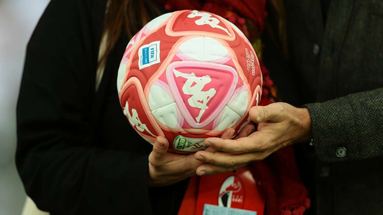 Un pallone da calcio - Lapresse - Faziosi.it