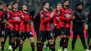 I giocatori del Milan ringraziano il pubblico - Lapresse - Faziosi